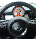 mini cooper 2011 off white hatchback gasoline 4 cylinders front wheel drive 6 speed manual 91731