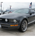 ford mustang 2007 dk  gray coupe v6 deluxe gasoline 6 cylinders rear wheel drive automatic 77090