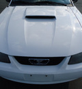 ford mustang 2001 white coupe gt gasoline 8 cylinders rear wheel drive automatic with overdrive 60007