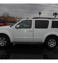 nissan pathfinder 2007 white suv se gasoline 6 cylinders rear wheel drive automatic with overdrive 77037