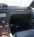 mercedes benz e class 2004 black sedan e500 gasoline 8 cylinders rear wheel drive automatic 60411