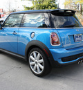 mini cooper 2009 blue hatchback s gasoline 4 cylinders front wheel drive automatic 27616