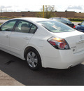 nissan altima 2008 white sedan 2 5 s gasoline 4 cylinders front wheel drive automatic with overdrive 77037
