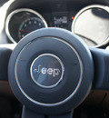 jeep grand cherokee 2011 dk  gray suv laredo gasoline 6 cylinders 4 wheel drive automatic 33021