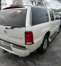 cadillac escalade 2004 white suv 6 0 gasoline 8 cylinders all whee drive automatic 60443
