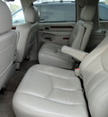 cadillac escalade 2004 white suv 6 0 gasoline 8 cylinders all whee drive automatic 60443
