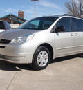 toyota sienna 2004 silver van le 7 passenger gasoline 6 cylinders front wheel drive automatic 80301