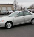 toyota camry 2004 silver sedan xle gasoline 4 cylinders front wheel drive automatic with overdrive 55124