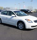 nissan altima 2009 white sedan gasoline 4 cylinders front wheel drive automatic 19153