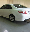 toyota camry 2007 white sedan se gasoline 4 cylinders front wheel drive automatic 44883