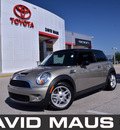 mini cooper 2009 gold hatchback s gasoline 4 cylinders front wheel drive 6 speed manual 32771