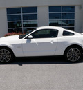 ford mustang 2012 white coupe gt premium gasoline 8 cylinders rear wheel drive 6 speed manual 32401