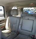cadillac escalade 2005 white suv awd gasoline 8 cylinders all whee drive automatic 61832