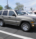 jeep liberty 2006 gold suv sport gasoline 6 cylinders 4 wheel drive automatic 32447