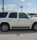 cadillac escalade 2005 white suv gasoline 8 cylinders all whee drive automatic 76087