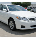 toyota camry 2011 white sedan le gasoline 4 cylinders front wheel drive automatic 77090