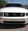 ford mustang 2006 white coupe gt gasoline 8 cylinders rear wheel drive automatic 80301