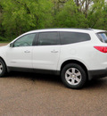 chevrolet traverse 2009 white suv lt gasoline 6 cylinders all whee drive automatic 55318