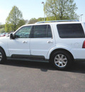 lincoln navigator 2003 white suv luxury gasoline 8 cylinders dohc 4 wheel drive automatic with overdrive 55124