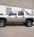 chevrolet avalanche 2003 lt  gray suv 1500 gasoline 8 cylinders 4 wheel drive automatic 80301