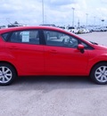 ford fiesta 2012 red hatchback se gasoline 4 cylinders front wheel drive 4 speed automatic 77388