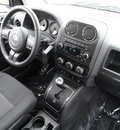 jeep compass 2011 white suv latitude gasoline 4 cylinders 2 wheel drive automatic 60915