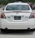 nissan altima 2011 white sedan s gasoline 4 cylinders front wheel drive automatic 33884