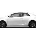 kia forte koup 2012 white coupe gasoline 4 cylinders front wheel drive not specified 44060