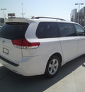 toyota sienna 2011 white van le 8 passenger gasoline 6 cylinders front wheel drive automatic 75503