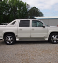 chevrolet avalanche 2005 beige ultimate lx southern comfort flex fuel 8 cylinders rear wheel drive automatic 27569