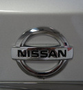 nissan versa 2011 silver sedan 1 8 s gasoline 4 cylinders front wheel drive automatic 76108