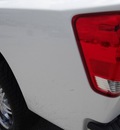 nissan titan 2008 white pickup truck se ffv flex fuel 8 cylinders 2 wheel drive automatic 77388
