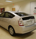 toyota prius 2004 silver sedan base hybrid 4 cylinders front wheel drive automatic 27707