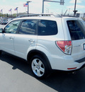 subaru forester 2009 white wagon 2 5 x premium gasoline 4 cylinders all whee drive automatic 55420