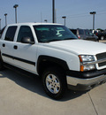 chevrolet avalanche 2003 white suv z71 gasoline 8 cylinders 4 wheel drive automatic 76087