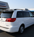 toyota sienna 2009 white van le 7 passenger gasoline 6 cylinders front wheel drive automatic 27215