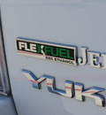 gmc yukon 2011 white suv denali flex fuel 8 cylinders all whee drive automatic 76087