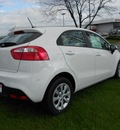 kia rio5 2013 white wagon lx gasoline 4 cylinders front wheel drive not specified 43228