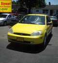 ford focus 2001 yellow sedan se gasoline 4 cylinders front wheel drive automatic 43560