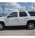 chevrolet tahoe 2012 white suv 8 cylinders 6 spd auto,elec cntlled t 77090