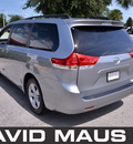 toyota sienna 2011 silver van le gasoline 4 cylinders front wheel drive automatic 32771