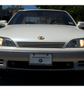 lexus es 300 1994 white sedan gasoline v6 front wheel drive automatic with overdrive 77002