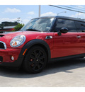 mini cooper clubman 2009 red hatchback john cooper works gasoline 4 cylinders front wheel drive 6 speed manual 77002