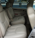 cadillac escalade 2005 silver suv gasoline 8 cylinders all whee drive 4 speed automatic 76206