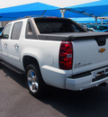 chevrolet avalanche 2012 white lt flex fuel 8 cylinders 2 wheel drive 6 speed automatic 76234