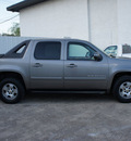 chevrolet avalanche 2009 gray suv lt flex fuel 8 cylinders 2 wheel drive shiftable automatic 75080