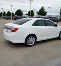 toyota camry 2012 white sedan xle v6 gasoline 6 cylinders front wheel drive automatic 76116