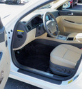 hyundai genesis 2011 white sedan 3 8l v6 gasoline 6 cylinders rear wheel drive automatic 55124