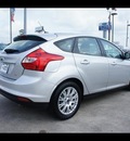 ford focus 2012 gray hatchback se flex fuel 4 cylinders front wheel drive not specified 77338