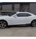 chevrolet camaro 2010 white coupe ss gasoline 8 cylinders rear wheel drive automatic with overdrive 77706
